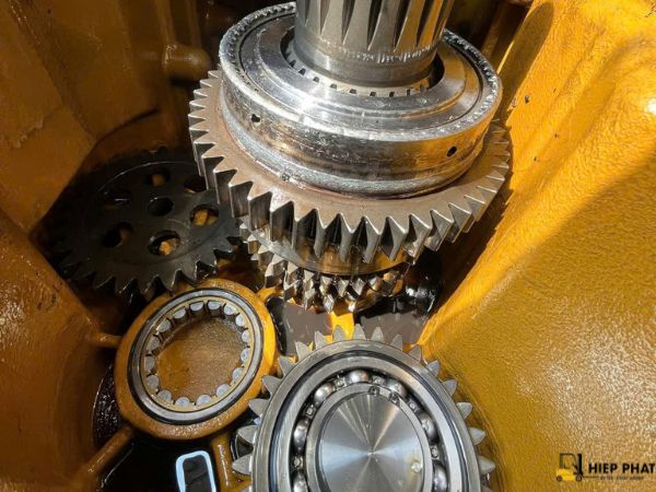 Thay thế phụ tùng hộp số xe nâng Toyota chính hãng