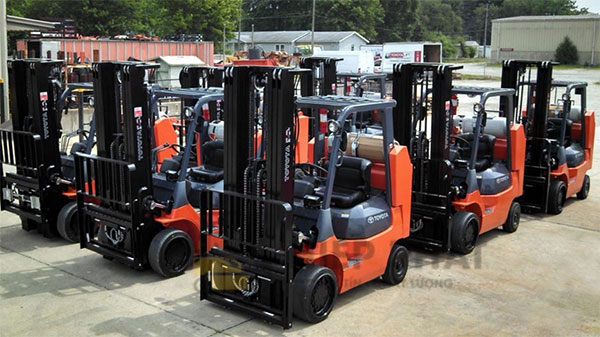 cho-thue-xe-nang-tai-quan-12