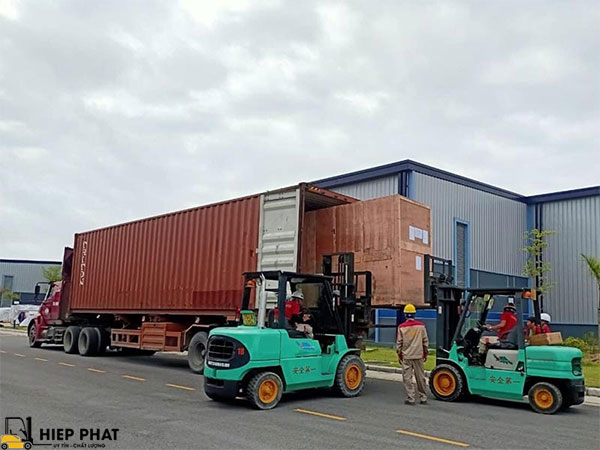 dịch vụ vận chuyển xe nâng cho thuê tận nơi