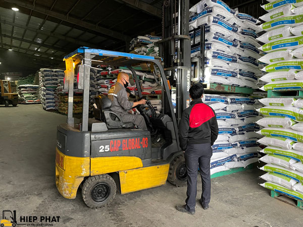 cho thuê xe nâng đủ loại tải trọng