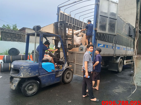 thay lốp cho xe nâng tại vũng tàu