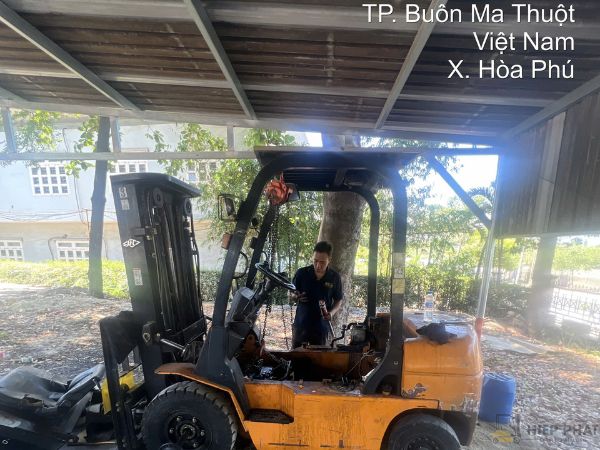 sửa xe nâng cho doanh nghiệp logistics tại Đắk Lắk