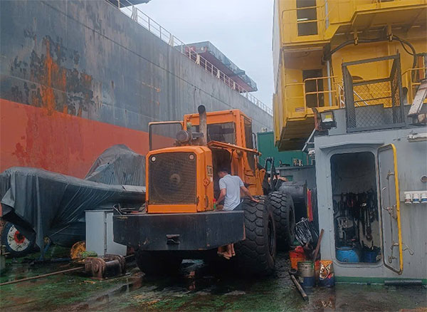 sửa xe xúc lật tại Long An tận nơi