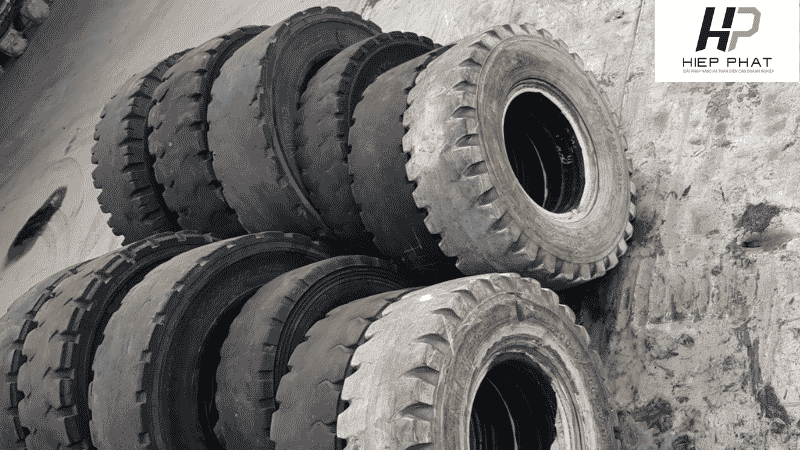 Hướng dẫn bảo dưỡng lốp xe nâng Komatsu