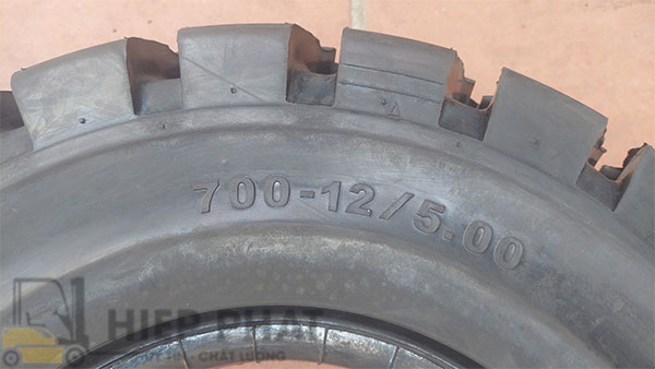 lop-xe-nang-700-12-1