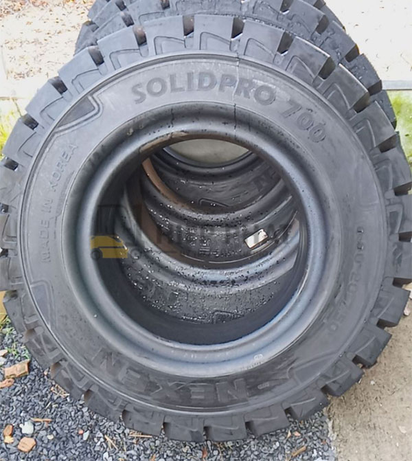 lop-xe-nang-700-12-3