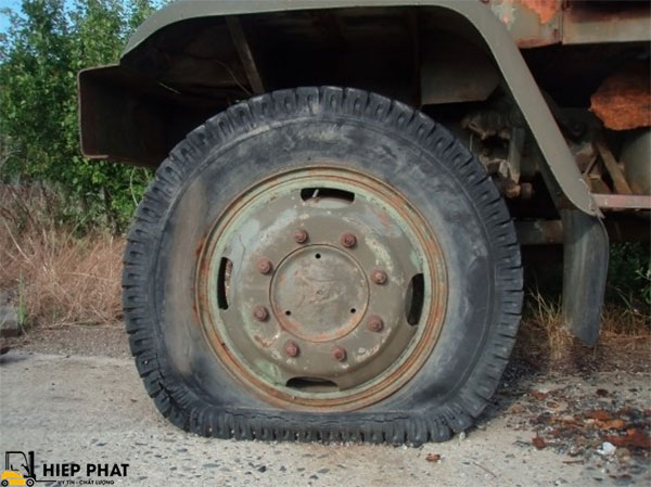 bom-lop-hoi-xe-nang-bao-nhieu-ky-1