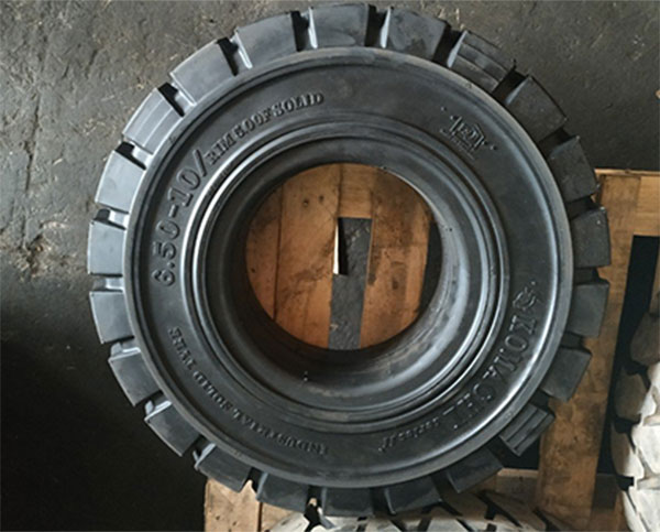 lốp xe nâng komachi