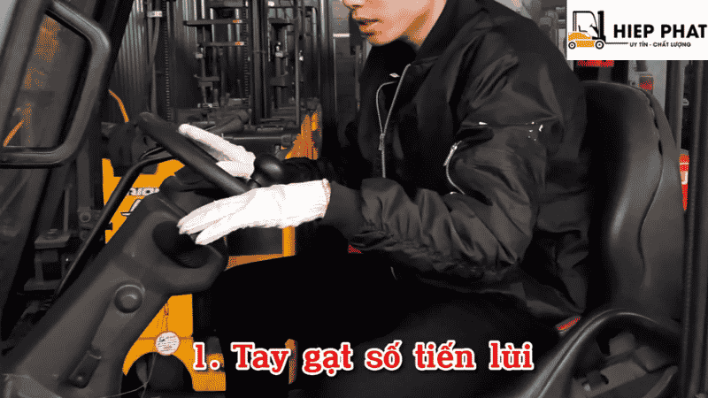 tay gạt số tiến lùi xe nâng